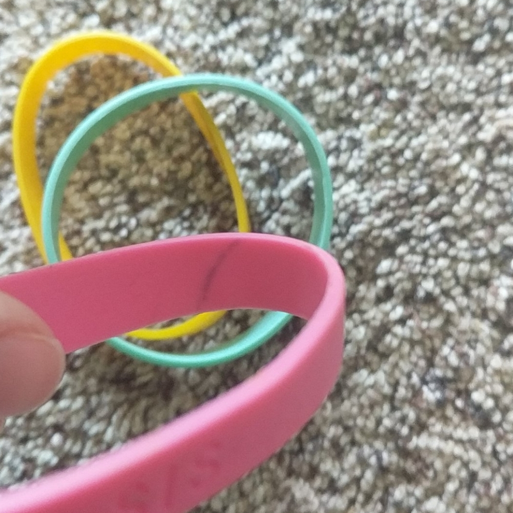 🌷🌷3 bracelets - Picture 3 of 3